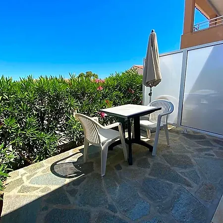 Residence,