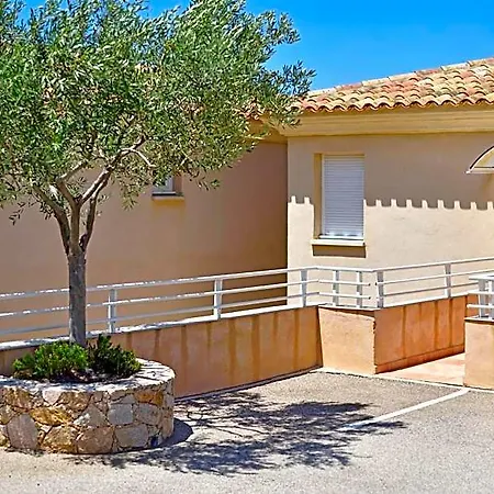 Residence, Hotel