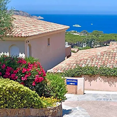 Residence, 4*