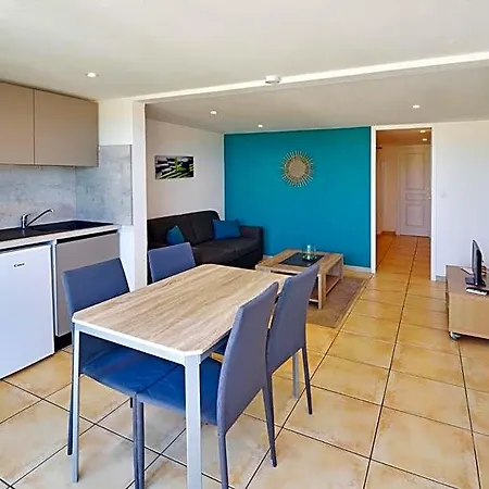 Residence, Hotel